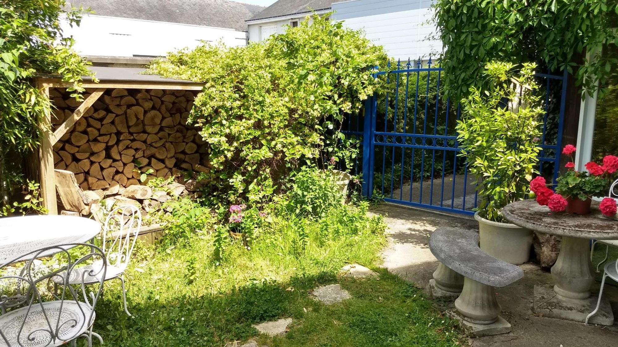 Logement Tranquille Et Frais Proche Gare Au Rdc Saumur Esterno foto